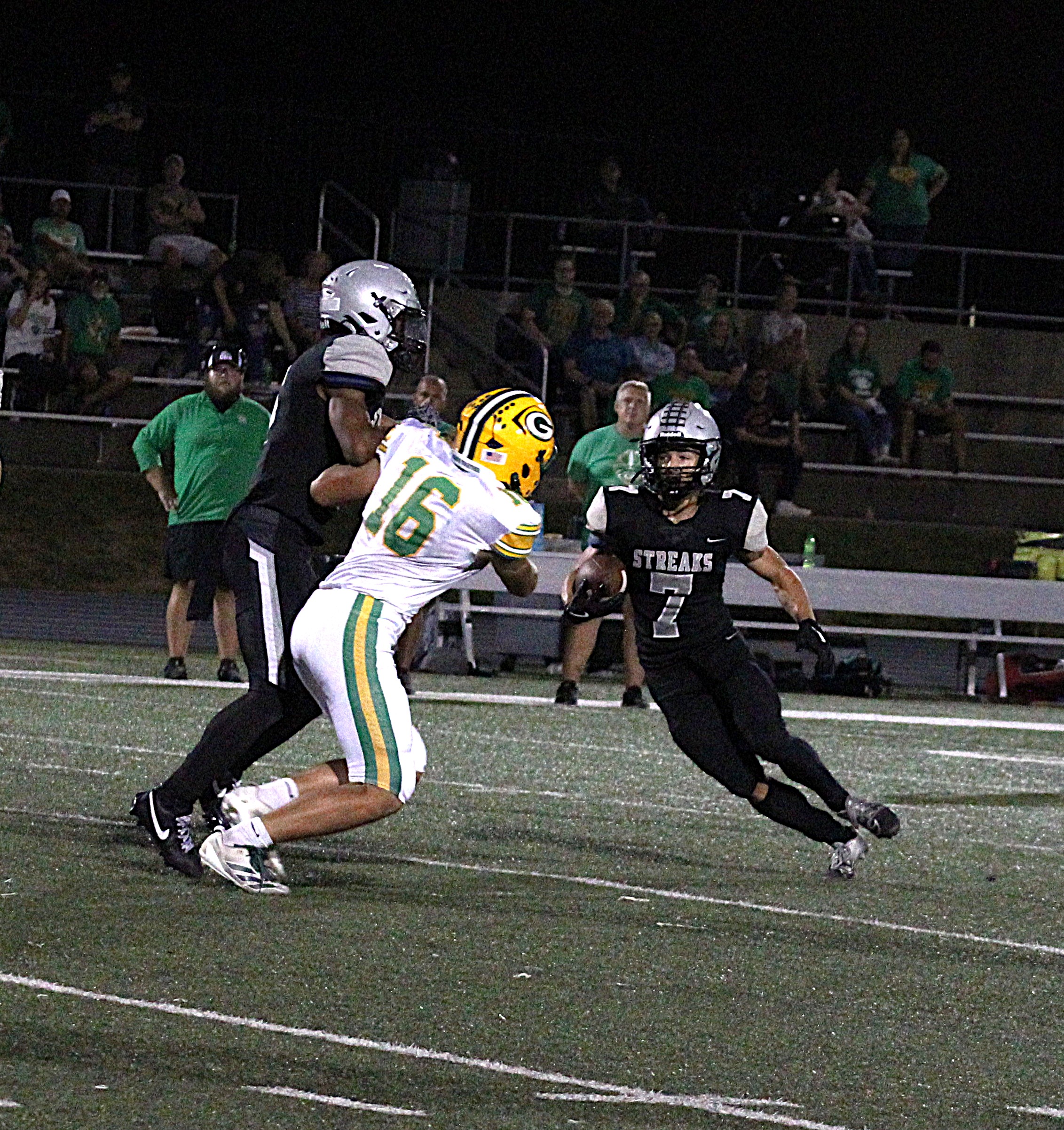 Geneseo tops Galesburg 38-20 despite Streaks’ second-half surge