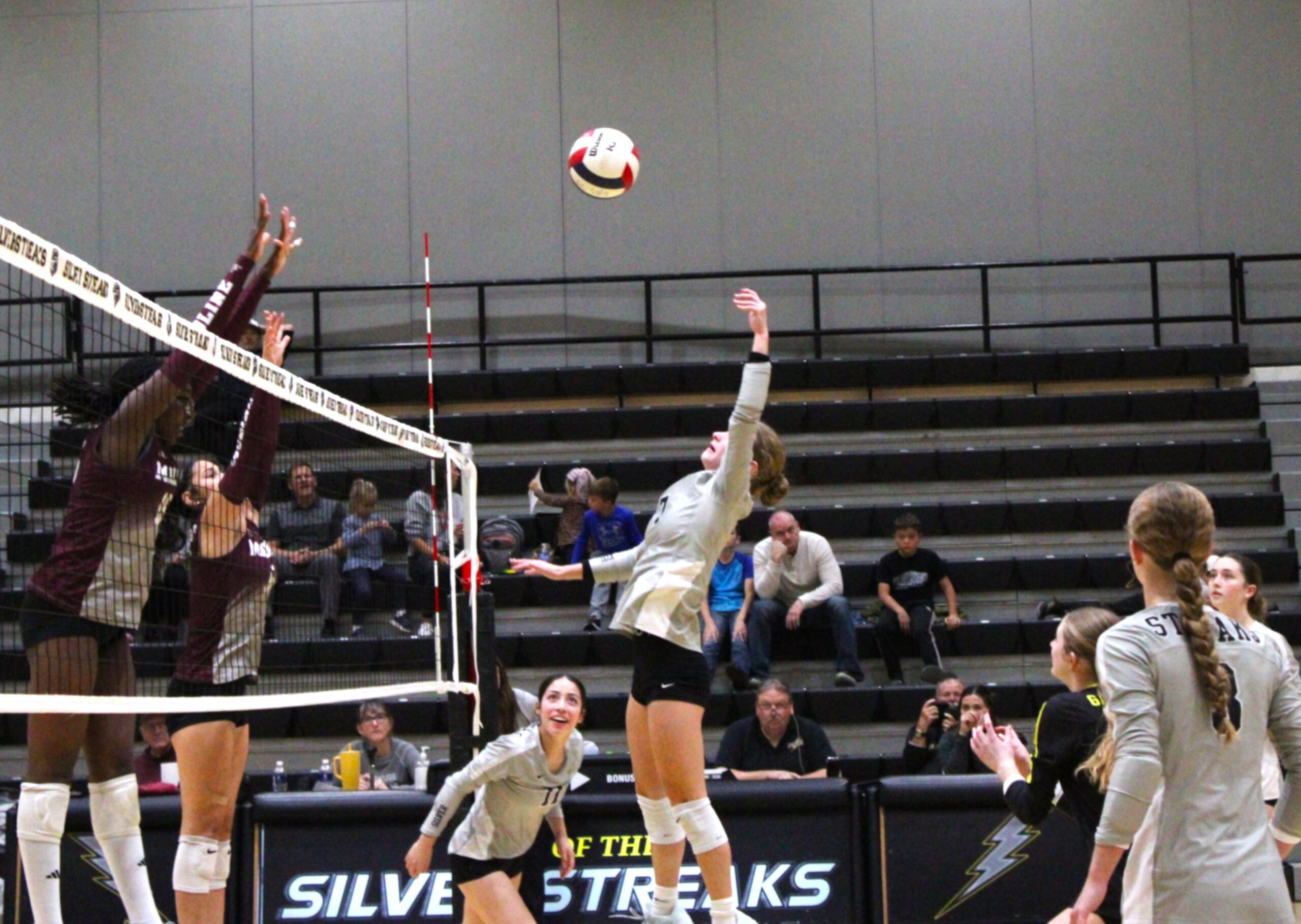 Streaks end regular season strong as Knox football game called off