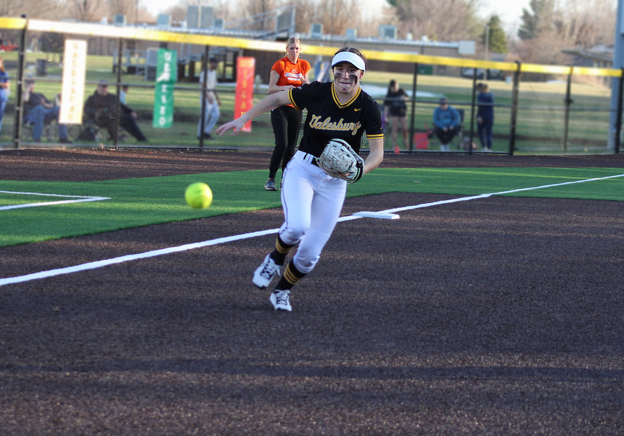 Streaks show early progress; Knox teams fall in Florida