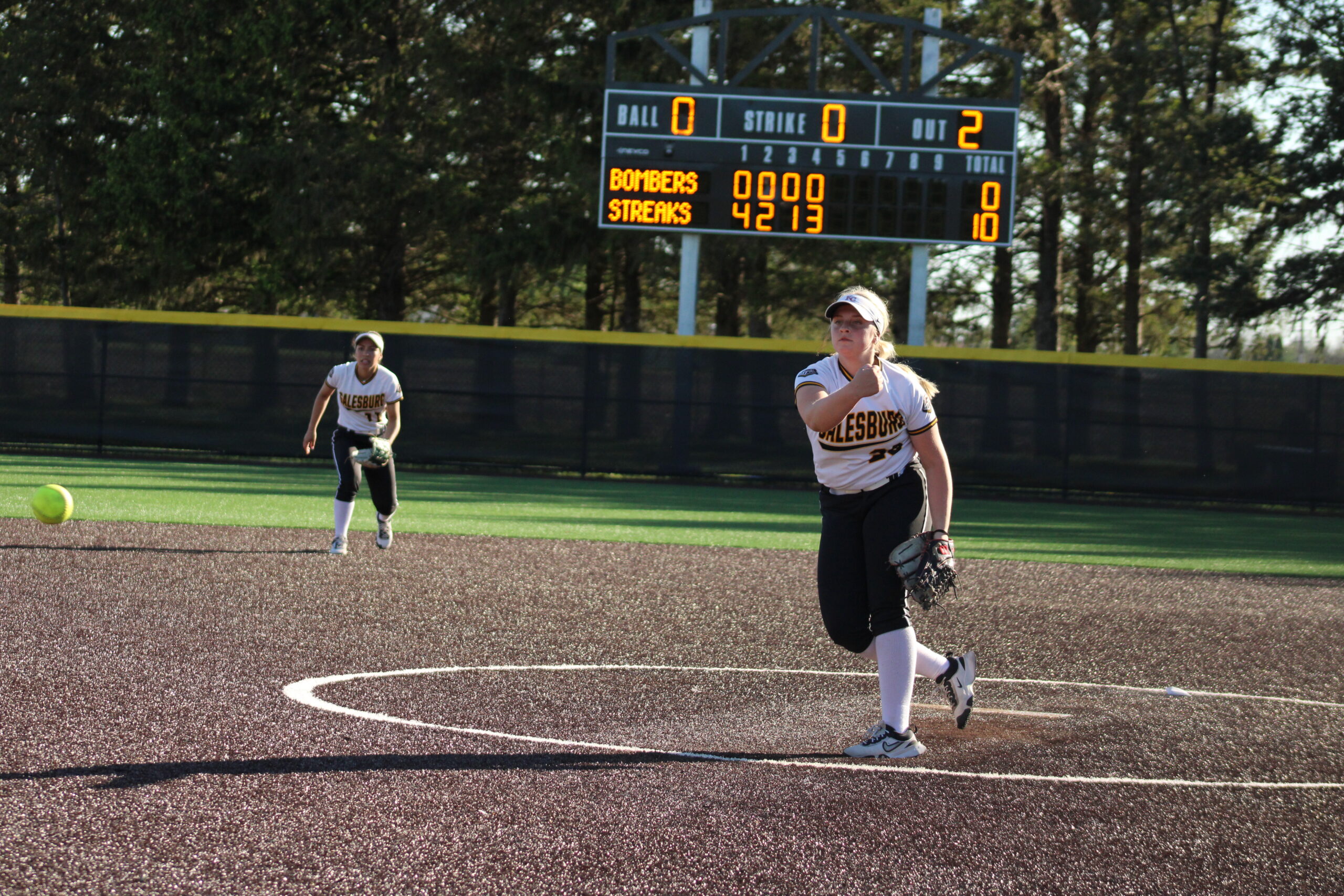 Streaks break through, walk off; track claims five titles — Sports roundup