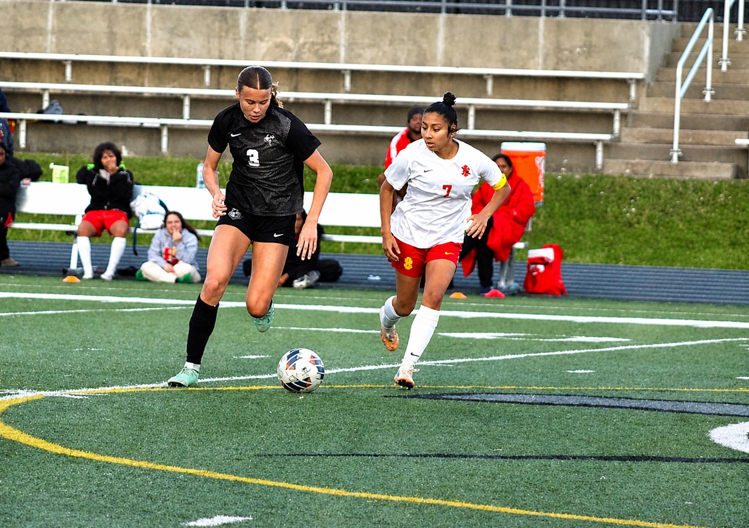 Galesburg soccer, softball fall; Knox baseball rolls: sports roundup